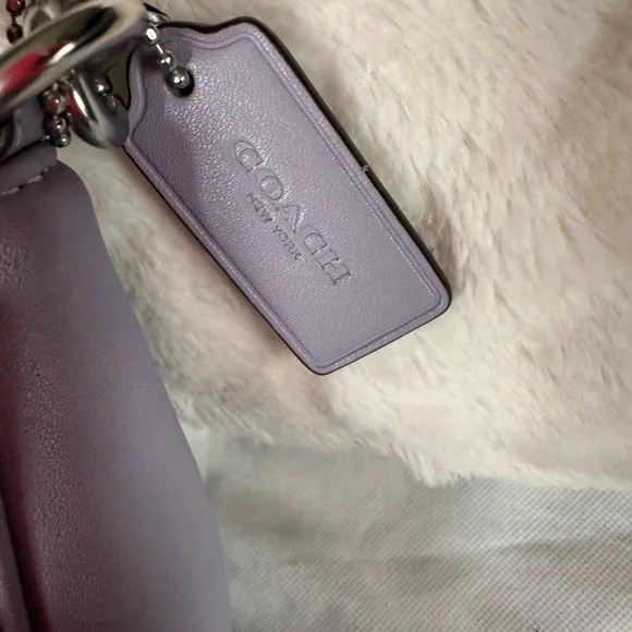 Coach lilac hobo bag! - Picture 3 of 4